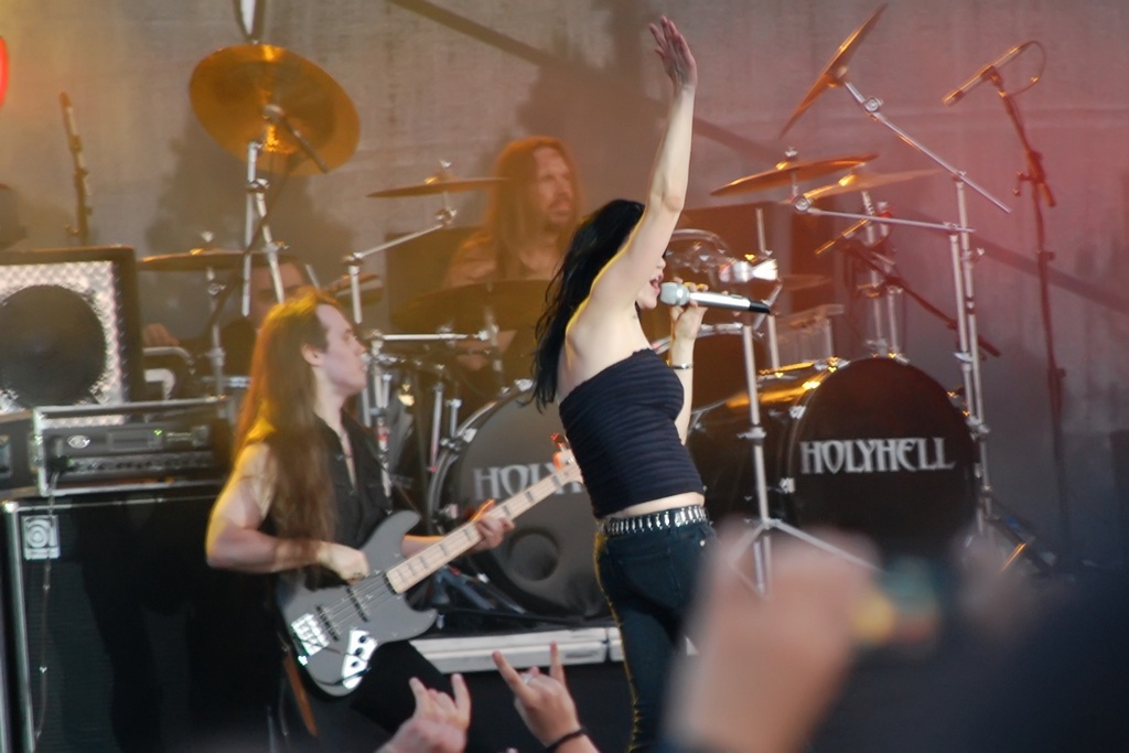 Holyhell04.jpg