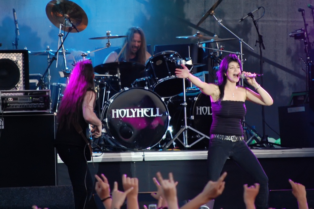 Holyhell08.jpg