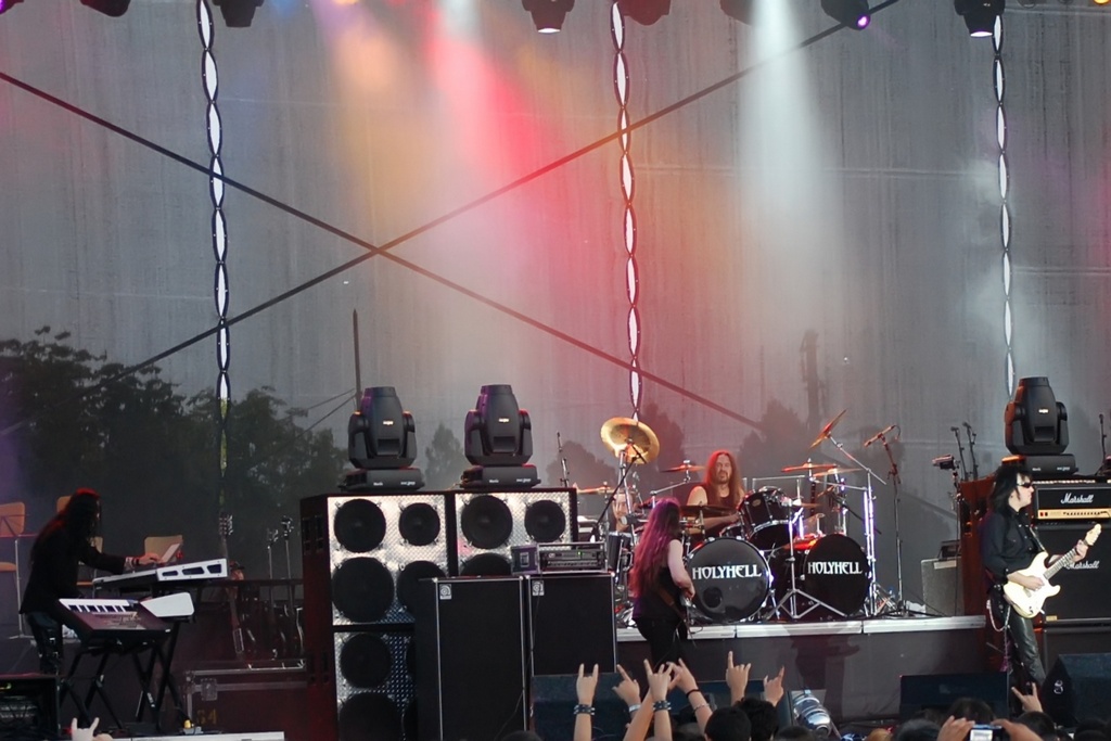 Holyhell09.jpg