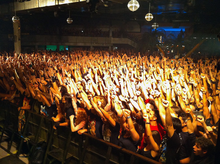 Crowd_Madrid.jpg