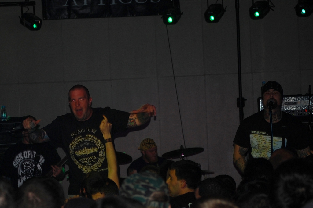 3_Death_Before_Dishonor_01.jpg
