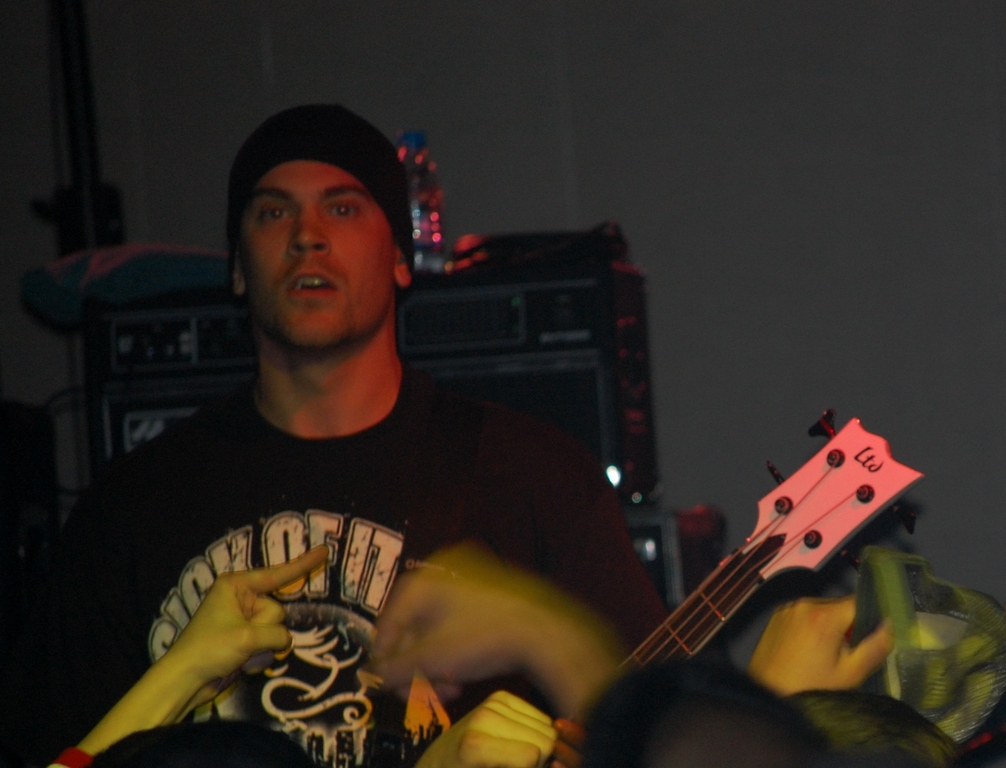 3_Death_Before_Dishonor_05.jpg
